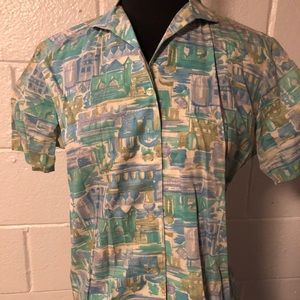 Vintage Shapely Classic Women’s Button up shirt